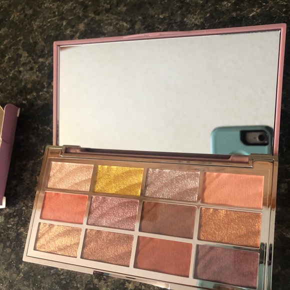 Ciatè London velvet eyeshadow palette - Picture 3 of 3